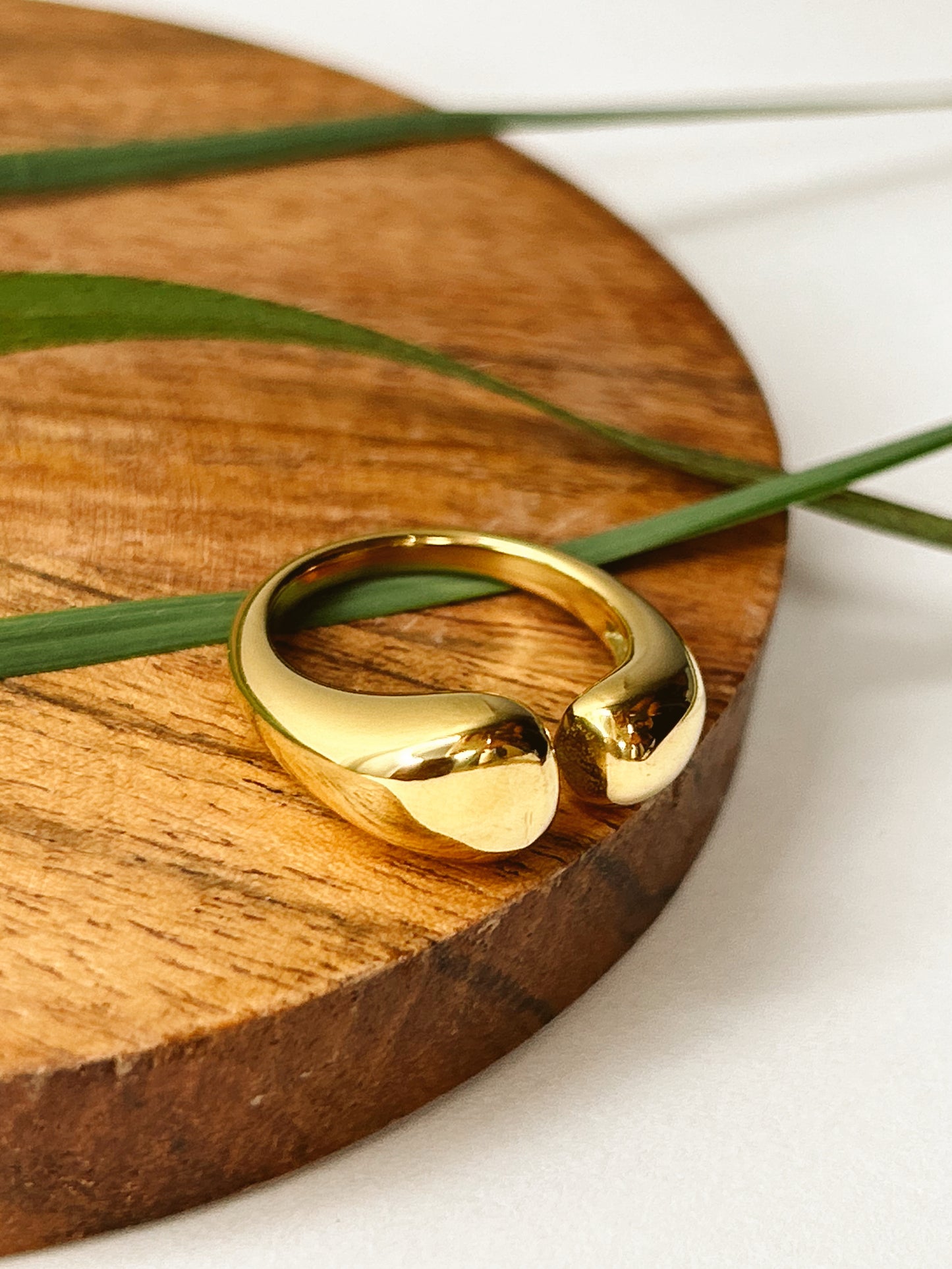 Vivi Ring