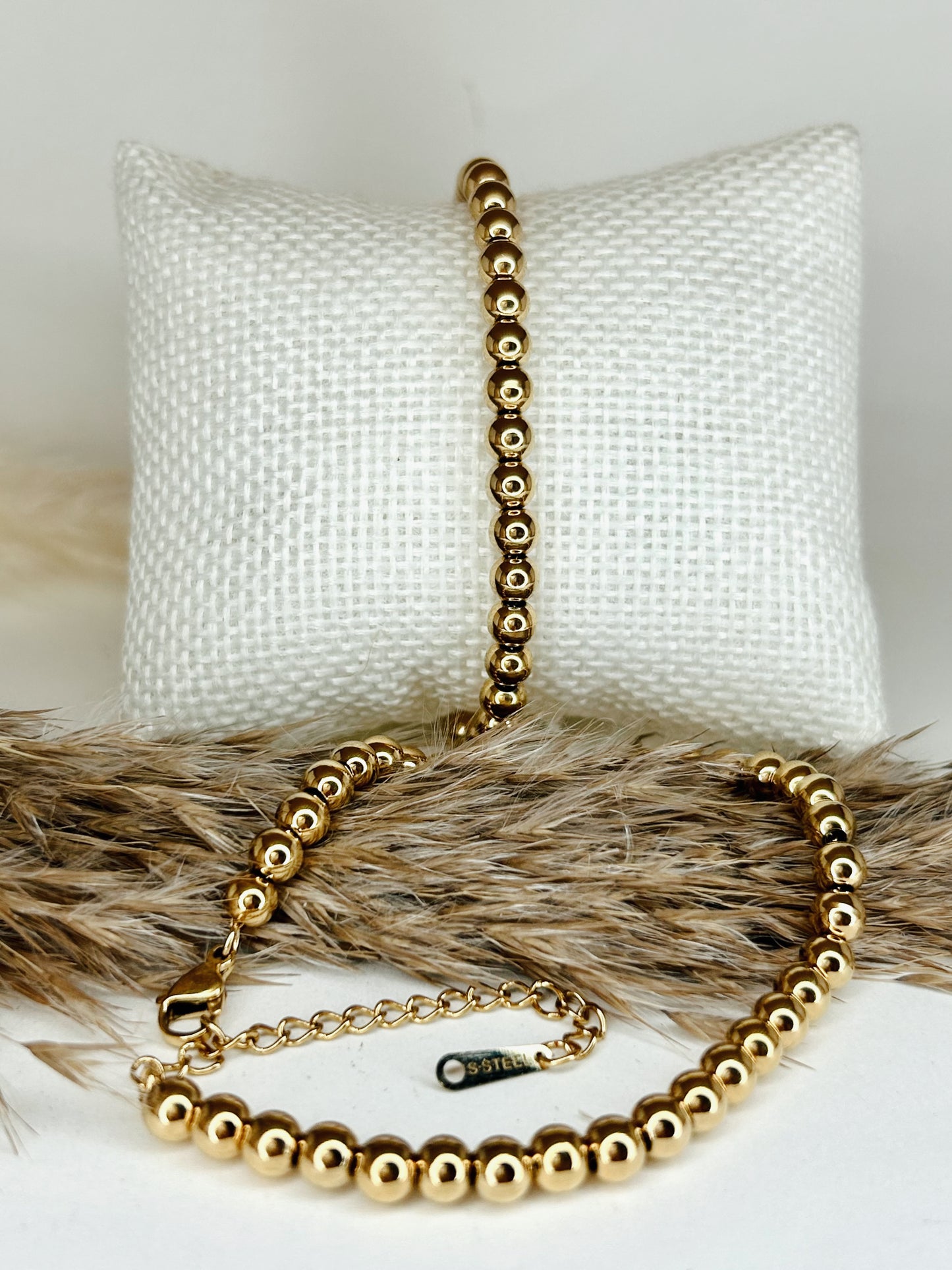 Olivia - Bracelet (Medium Beads)